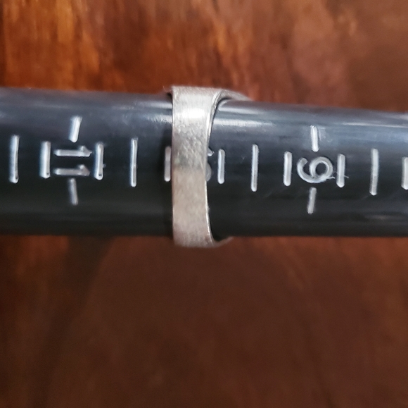 Sparkling CZ Emerald Silver Chunky Ring Sz 10 - Picture 3 of 4